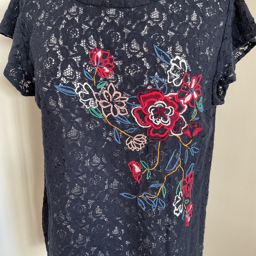 LOFT Navy Blue Floral Embroidered Lace Blouse Large L Cotton Blend Short Sleeve - Picture 3 of 5
